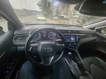 Toyota Camry 2019 года за 12 300 000 тг. в Алматы – фото 7