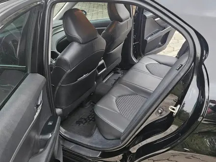 Toyota Camry 2019 года за 12 300 000 тг. в Алматы – фото 12