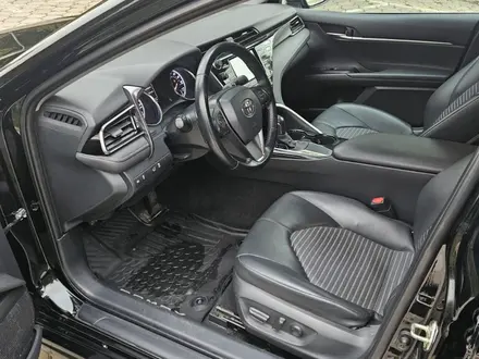 Toyota Camry 2019 года за 12 300 000 тг. в Алматы – фото 9