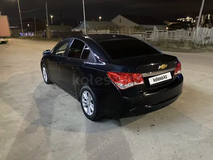 Chevrolet Cruze 2014 года за 2 900 000 тг. в Атырау – фото 3