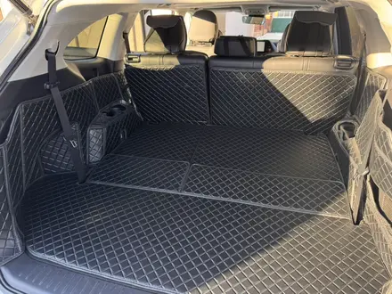 Toyota Highlander 2022 года за 27 000 000 тг. в Уральск – фото 15