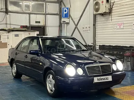 Mercedes-Benz E 320 1999 года за 2 749 999 тг. в Астана – фото 22