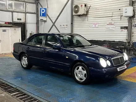 Mercedes-Benz E 320 1999 года за 2 749 999 тг. в Астана – фото 23