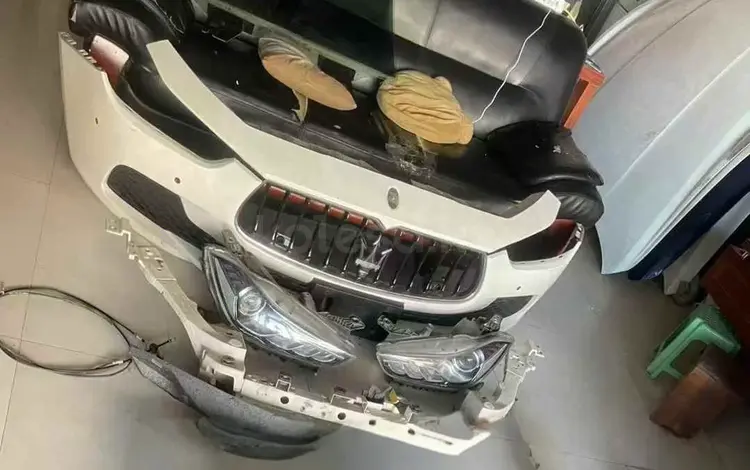 Капот крылья фара Maserati за 100 000 тг. в Астана