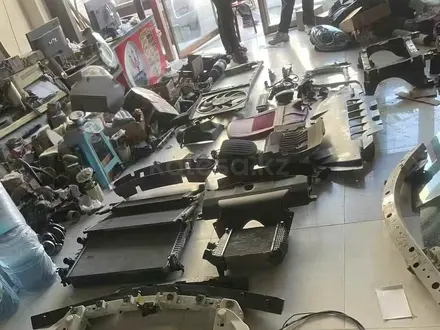 Капот крылья фара Maserati за 100 000 тг. в Астана – фото 2