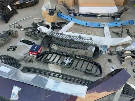 Капот крылья фара Maserati за 100 000 тг. в Астана – фото 7