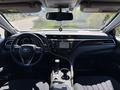 Toyota Camry 2018 года за 13 800 000 тг. в Актау – фото 4