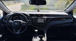 Toyota Camry 2018 года за 13 800 000 тг. в Актау – фото 4