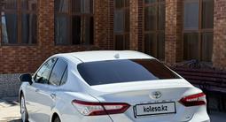 Toyota Camry 2018 года за 13 800 000 тг. в Актау – фото 2