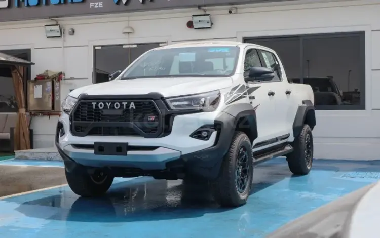 Toyota Hilux 2024 годаүшін24 850 000 тг. в Семей