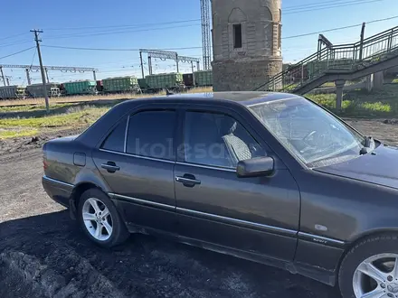 Mercedes-Benz C 220 1993 года за 2 000 000 тг. в Темиртау – фото 15