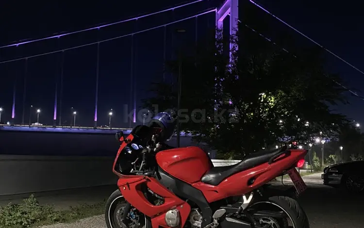 Yamaha  YZF-R6 1998 годаүшін800 000 тг. в Семей