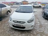 Hyundai Solaris 2013 года за 3 900 000 тг. в Атырау – фото 2