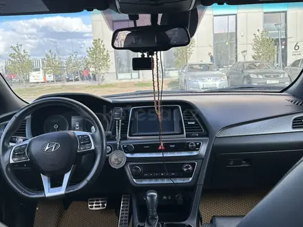 Hyundai Sonata 2018 года за 9 500 000 тг. в Астана – фото 9