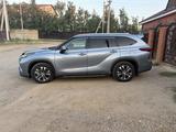 Toyota Highlander 2021 года за 23 000 000 тг. в Кокшетау – фото 3