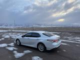 Toyota Camry 2020 годаfor17 000 000 тг. в Мерке – фото 4