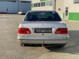 Mercedes-Benz E 200 1998 годаүшін1 990 000 тг. в Костанай – фото 3