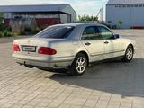 Mercedes-Benz E 200 1998 годаүшін1 990 000 тг. в Костанай – фото 4