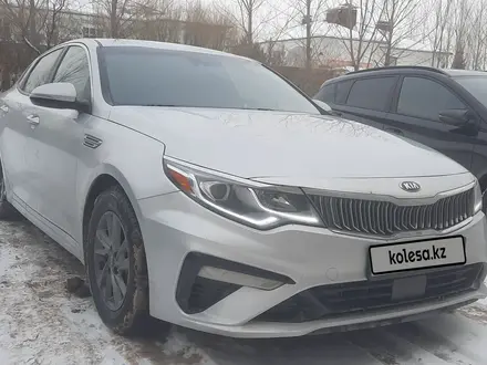 Kia Optima 2019 года за 8 500 000 тг. в Астана