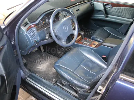 Mercedes-Benz E 230 1995 года за 2 500 000 тг. в Алматы – фото 18