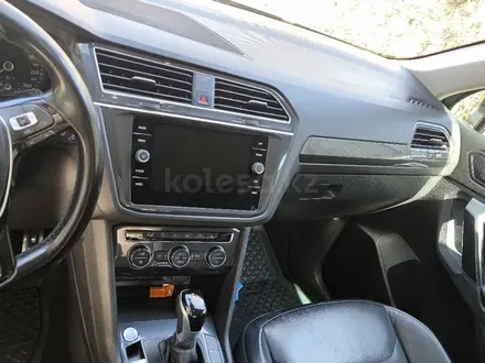 Volkswagen Tiguan 2019 года за 11 000 000 тг. в Алматы – фото 25