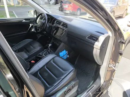 Volkswagen Tiguan 2019 года за 11 000 000 тг. в Алматы – фото 35