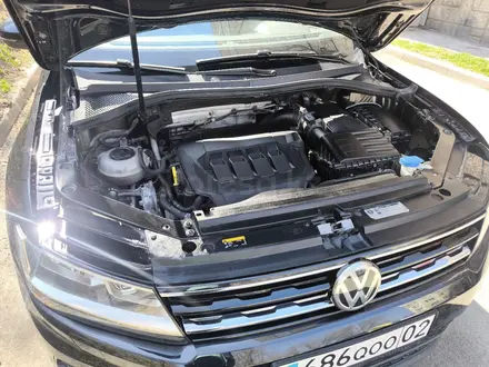 Volkswagen Tiguan 2019 года за 11 000 000 тг. в Алматы – фото 38