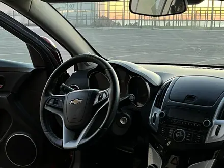 Chevrolet Cruze 2013 года за 3 200 000 тг. в Актау – фото 16