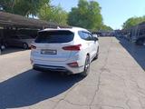 Hyundai Santa Fe 2019 года за 13 500 000 тг. в Алматы
