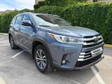 Toyota Highlander 2018 года за 16 500 000 тг. в Актау