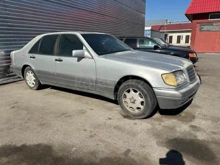 Mercedes-Benz S 320 1995 года за 1 850 000 тг. в Алматы – фото 2