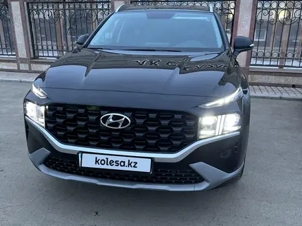 Hyundai Santa Fe 2023 года за 16 200 000 тг. в Уральск – фото 3