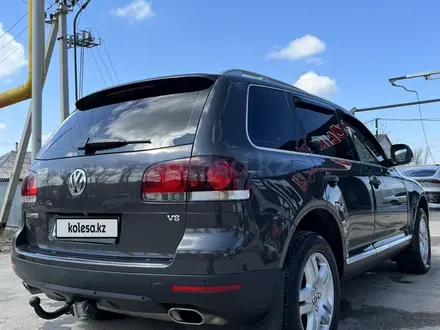 Volkswagen Touareg 2008 года за 8 200 000 тг. в Алматы – фото 3