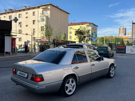 Mercedes-Benz E 280 1992 года за 1 650 000 тг. в Шымкент