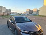 Toyota Camry 2022 года за 12 000 000 тг. в Атырау – фото 2