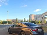Toyota Camry 2022 года за 12 000 000 тг. в Атырау – фото 4