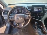 Toyota Camry 2022 года за 12 000 000 тг. в Атырау – фото 5
