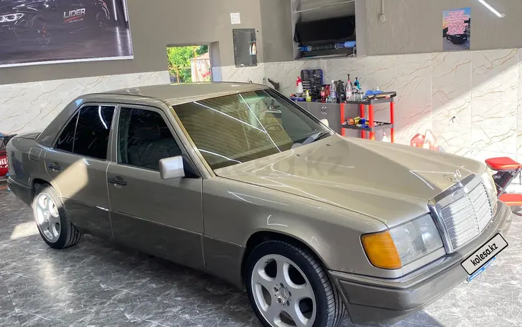 Mercedes-Benz E 230 1992 года за 2 000 000 тг. в Шымкент