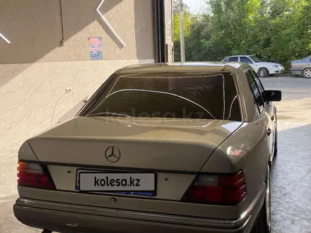 Mercedes-Benz E 230 1992 года за 2 000 000 тг. в Шымкент – фото 4