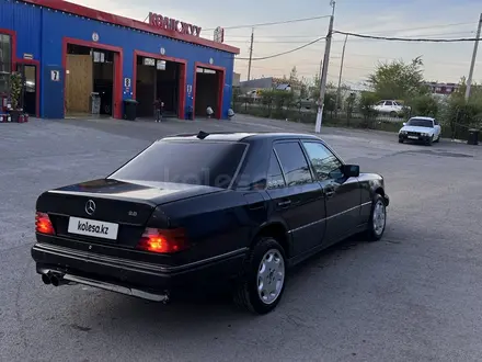 Mercedes-Benz E 260 1991 года за 1 200 000 тг. в Астана – фото 4