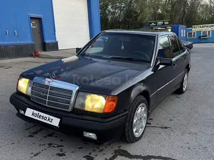 Mercedes-Benz E 260 1991 года за 1 200 000 тг. в Астана – фото 3