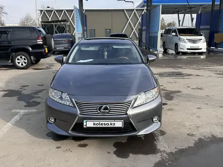 Lexus ES 300h 2014 года за 13 000 000 тг. в Алматы