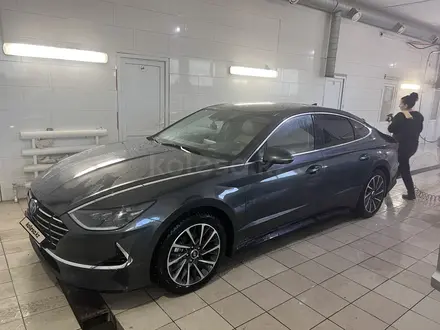 Hyundai Sonata 2021 года за 12 800 000 тг. в Актобе – фото 5