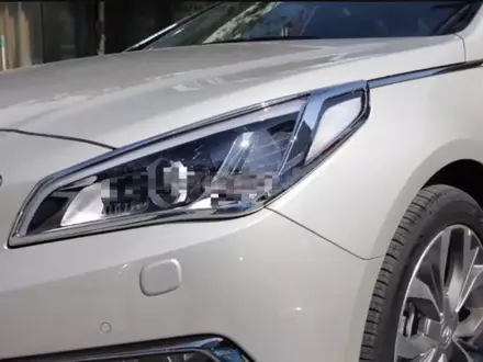 Фара на Hyundai Sonata 8 за 565 тг. в Алматы – фото 2
