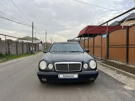 Mercedes-Benz E 280 1997 года за 4 500 000 тг. в Алматы