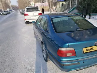 BMW 528