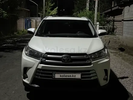 Toyota Highlander 2019 года за 16 900 000 тг. в Алматы – фото 2