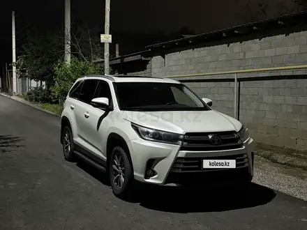 Toyota Highlander 2019 года за 16 900 000 тг. в Алматы