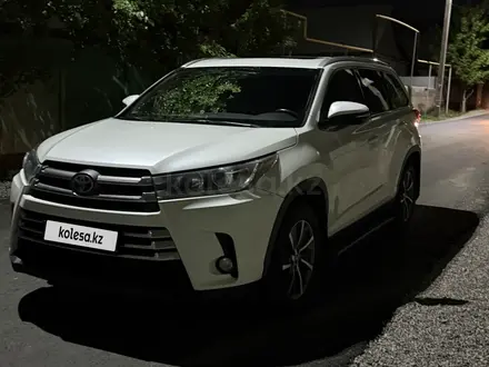 Toyota Highlander 2019 года за 16 900 000 тг. в Алматы – фото 3