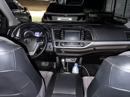 Toyota Highlander 2019 года за 16 900 000 тг. в Алматы – фото 6